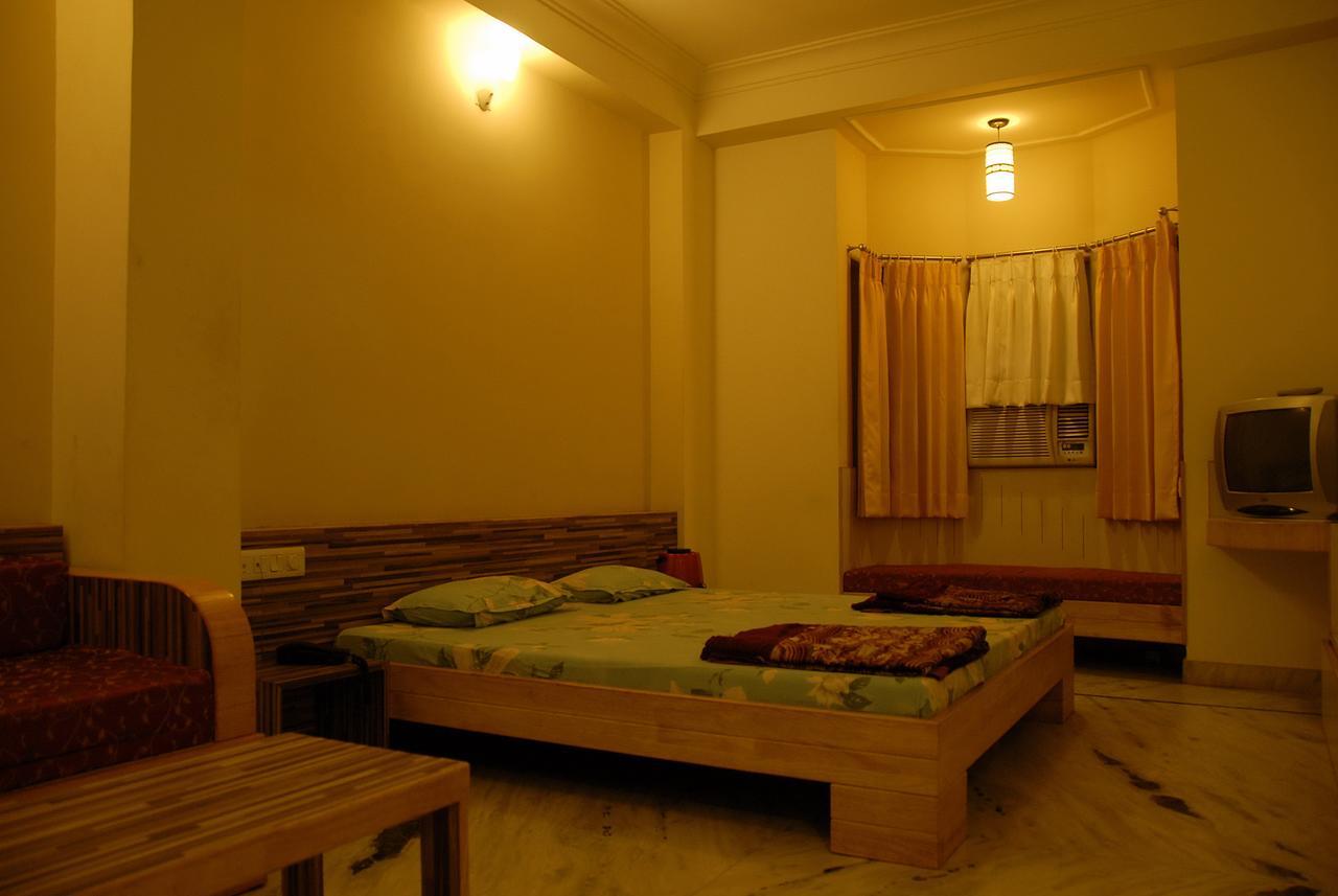 Hotel Vrinda Nāthdwāra Exteriör bild